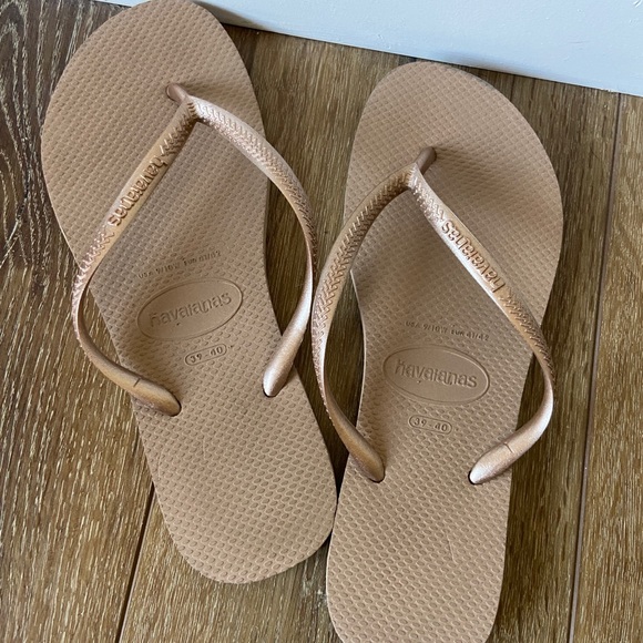 champagne colored flip flops
